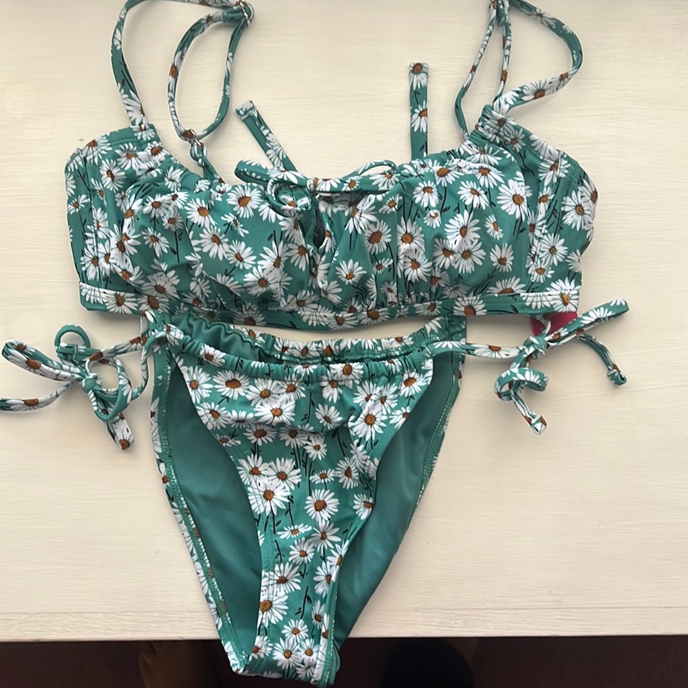 Brand new target Flower bikini size DD & M